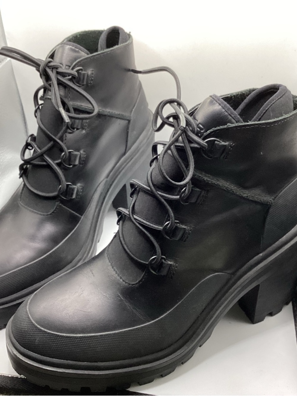 Sperry Black Lace-Up Chunky Heel Ankle Boots